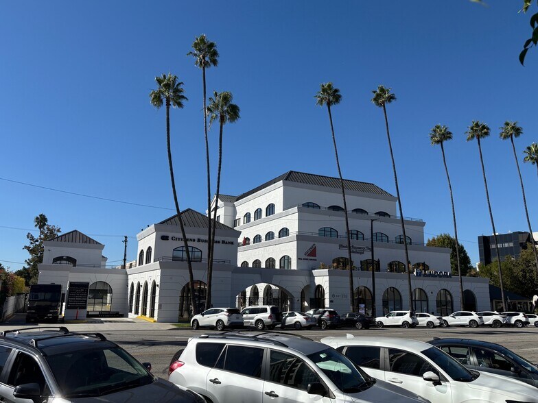 1111 N Brand Blvd, Glendale, CA à louer - Photo de l’immeuble – Image 1 sur 2