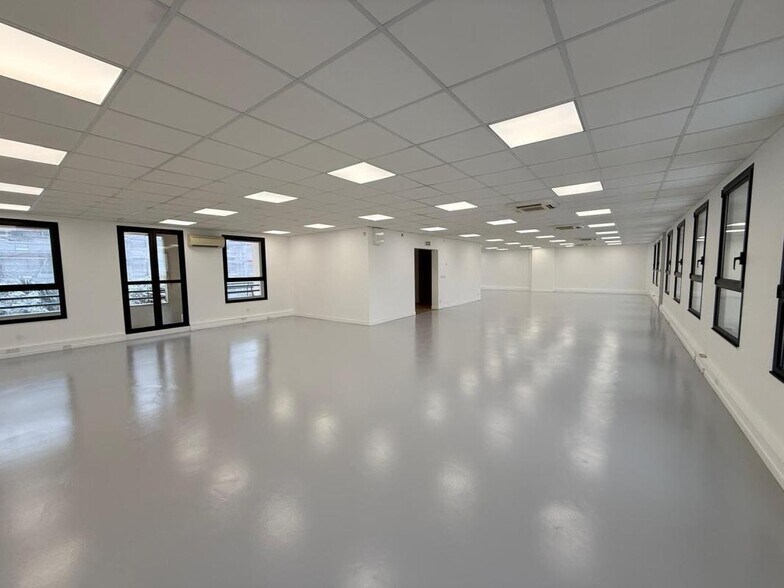 Bureau dans Asnieres Sur Seine à louer - Photo de l’immeuble – Image 3 sur 11