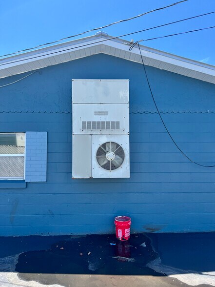 4810 110th Ave, Pinellas Park, FL à vendre - Photo de l’immeuble – Image 2 sur 12