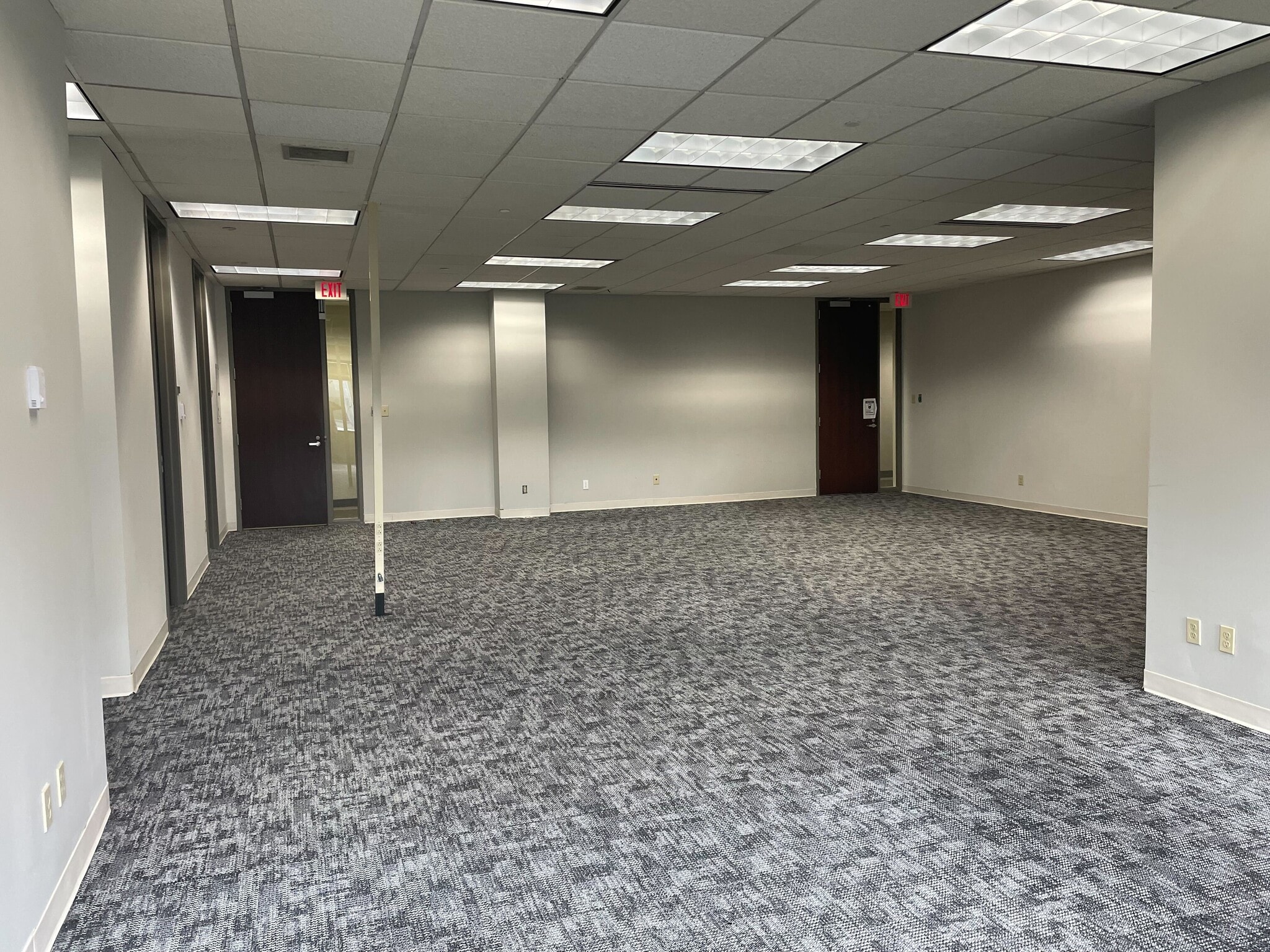 11492 Bluegrass Pky, Louisville, KY à louer Photo intérieure– Image 1 sur 6