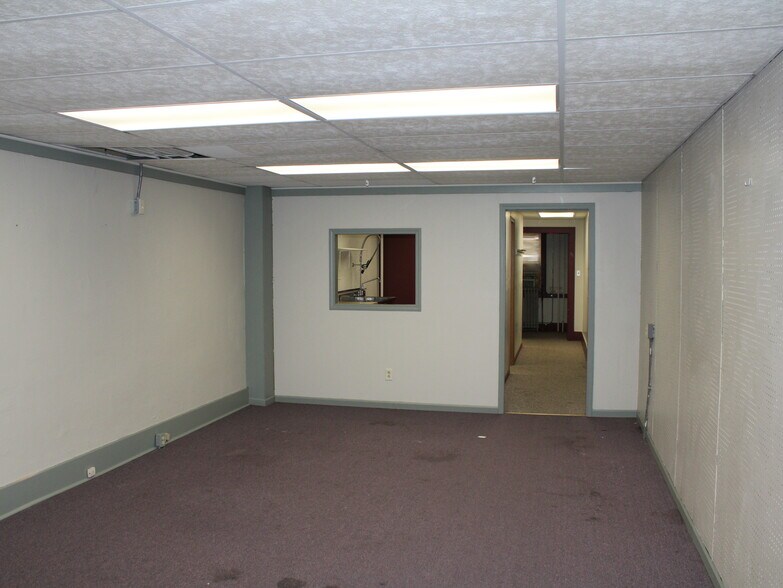 6-16 S Mill St, Waupun, WI à louer - Photo de l’immeuble – Image 3 sur 9