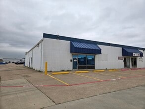 7723-7729 Maplewood Ave, North Richland Hills, TX à louer Photo intérieure– Image 2 sur 3