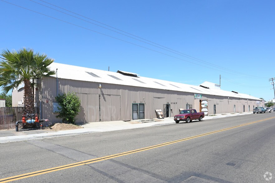 610 N E St, Madera, CA à louer - Photo principale – Image 3 sur 11