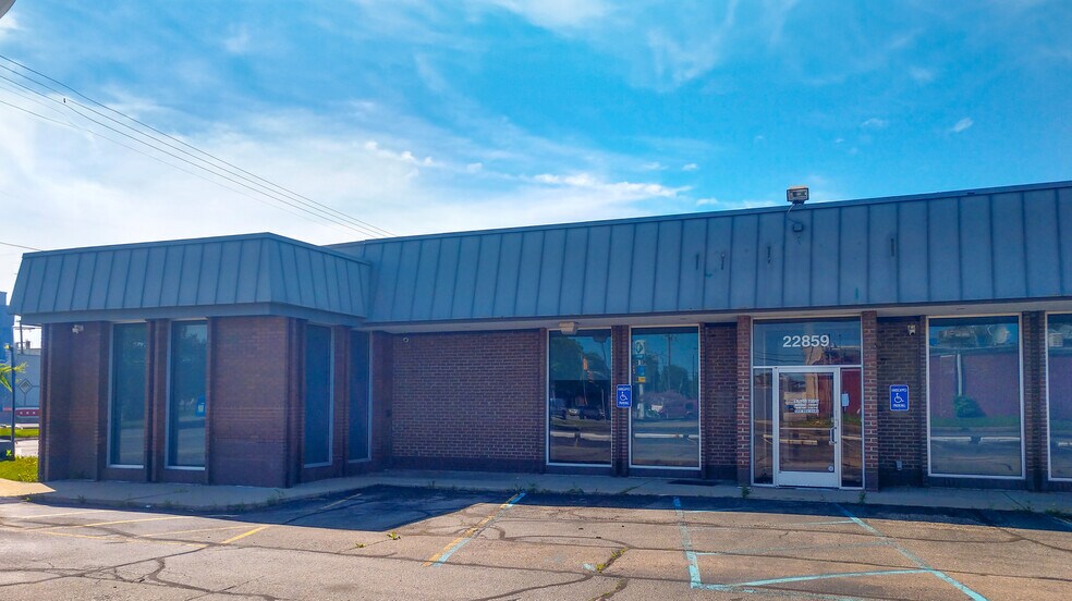 22859 Ryan Rd, Warren, MI à louer - Photo de l’immeuble – Image 1 sur 1