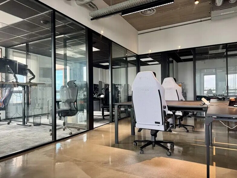 Bureau dans Genas à vendre - Photo de l’immeuble – Image 3 sur 17