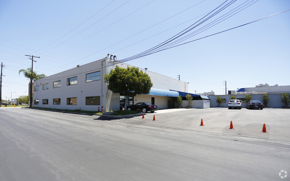 1711 S Mountain Ave, Monrovia, CA à louer - Photo de l’immeuble – Image 3 sur 8