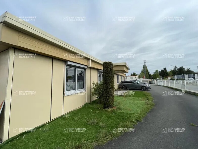 Bureau dans Olivet à vendre - Photo de l’immeuble – Image 3 sur 9