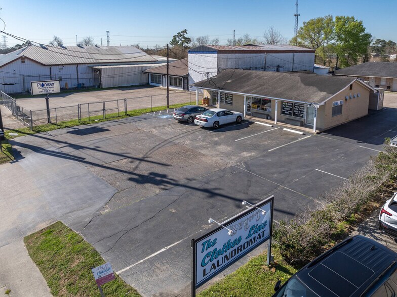 5303 S Main St, Crosby, TX à vendre - Photo de l’immeuble – Image 2 sur 24