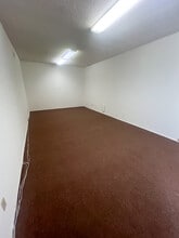 2100 N Sepulveda Blvd, Manhattan Beach, CA à louer Photo intérieure– Image 2 sur 7