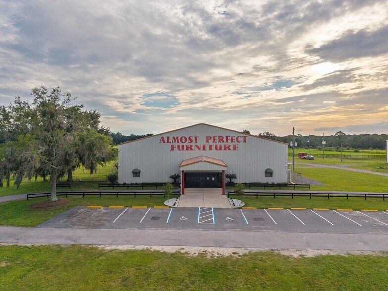 15004 S US Hwy 441, Summerfield, FL à vendre - Photo principale – Image 1 sur 18