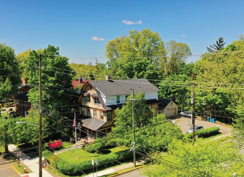 490 Broad Ave, Leonia, NJ à vendre - Photo de l’immeuble – Image 2 sur 6