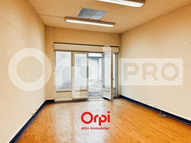 Bureau dans Montluçon à vendre - Photo intérieure – Image 2 sur 11