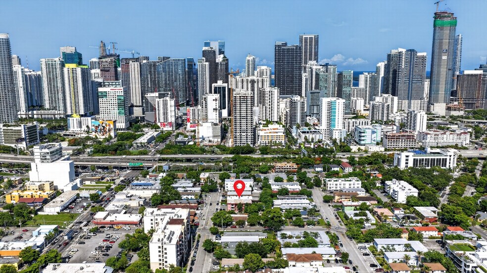 450 SW 9th St, Miami, FL à vendre - Photo de l’immeuble – Image 2 sur 47