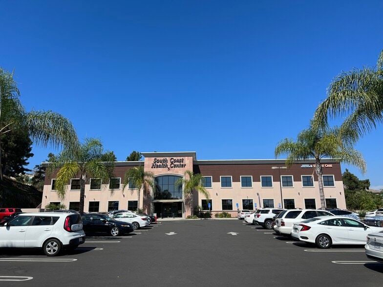 5 Journey, Aliso Viejo, CA à louer - Photo principale – Image 1 sur 10