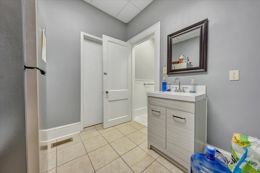 501 Marshall Ave SW, Roanoke, VA à louer - Photo intérieure – Image 2 sur 8