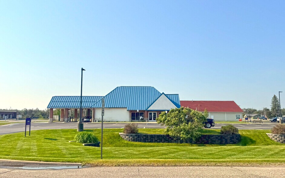 333 W Commerce Blvd, Gaylord, MI à vendre - Photo de l’immeuble – Image 3 sur 7