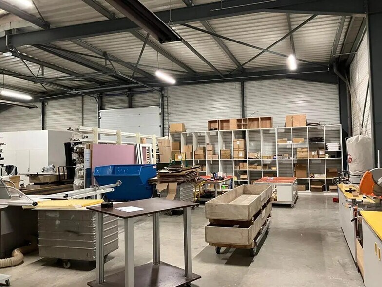 Local d’activités dans Tours à louer - Photo intérieure – Image 2 sur 6