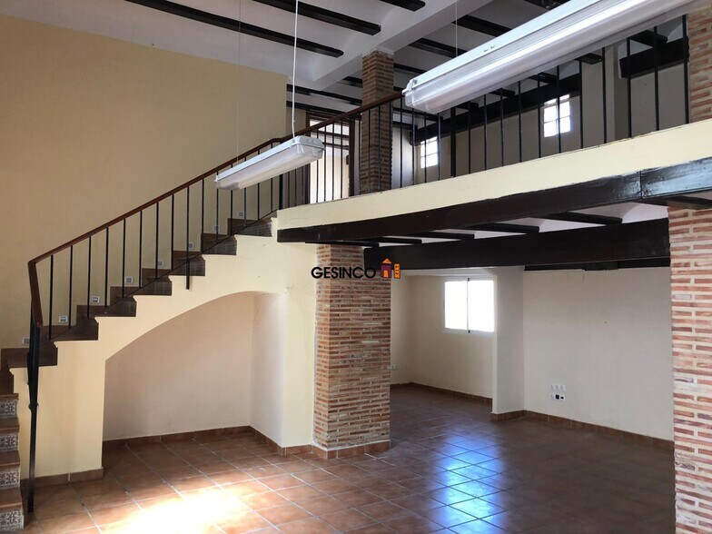 Local commercial dans Ontinyent, Valencia à louer - Photo de l’immeuble – Image 1 sur 8