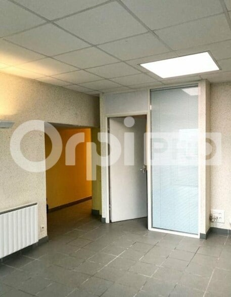 Local d'activités dans Fleury-les-Aubrais à vendre - Photo intérieure – Image 2 sur 18