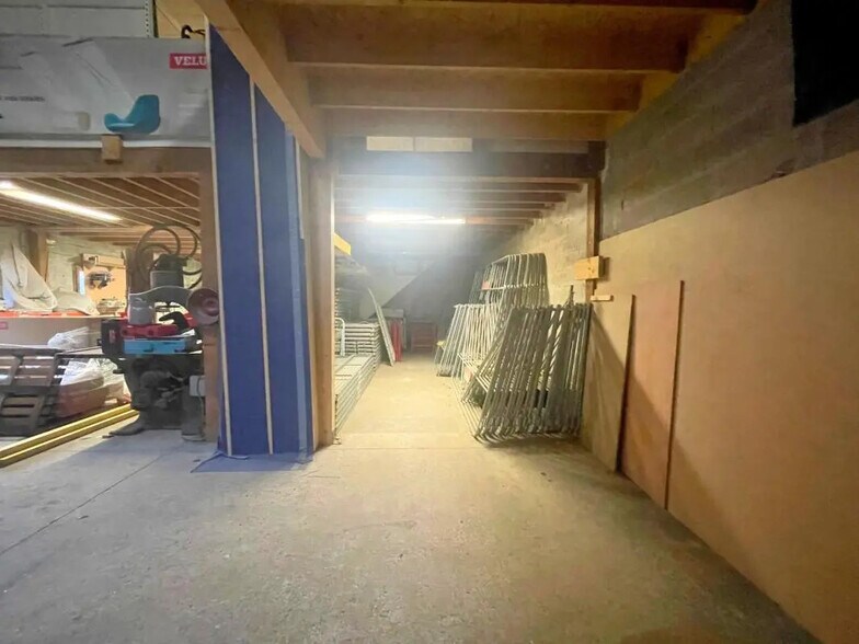 Local d’activités dans Sartrouville à louer - Photo de l’immeuble – Image 3 sur 14
