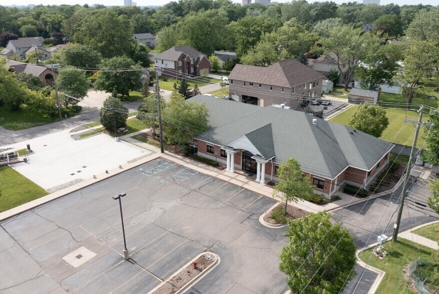 415 E Maple Rd, Troy, MI à vendre - Aérien – Image 3 sur 11
