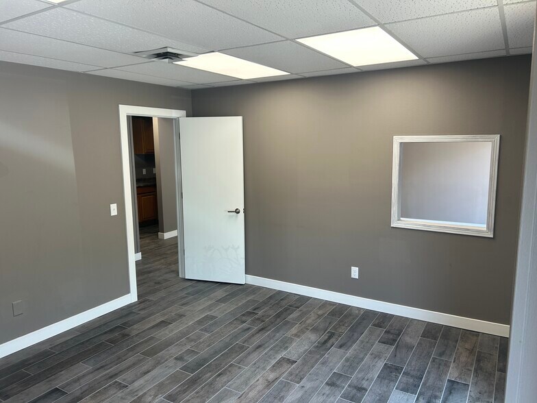 4419-4441 Robertson Rd, Madison, WI à louer - Photo de l’immeuble – Image 3 sur 10