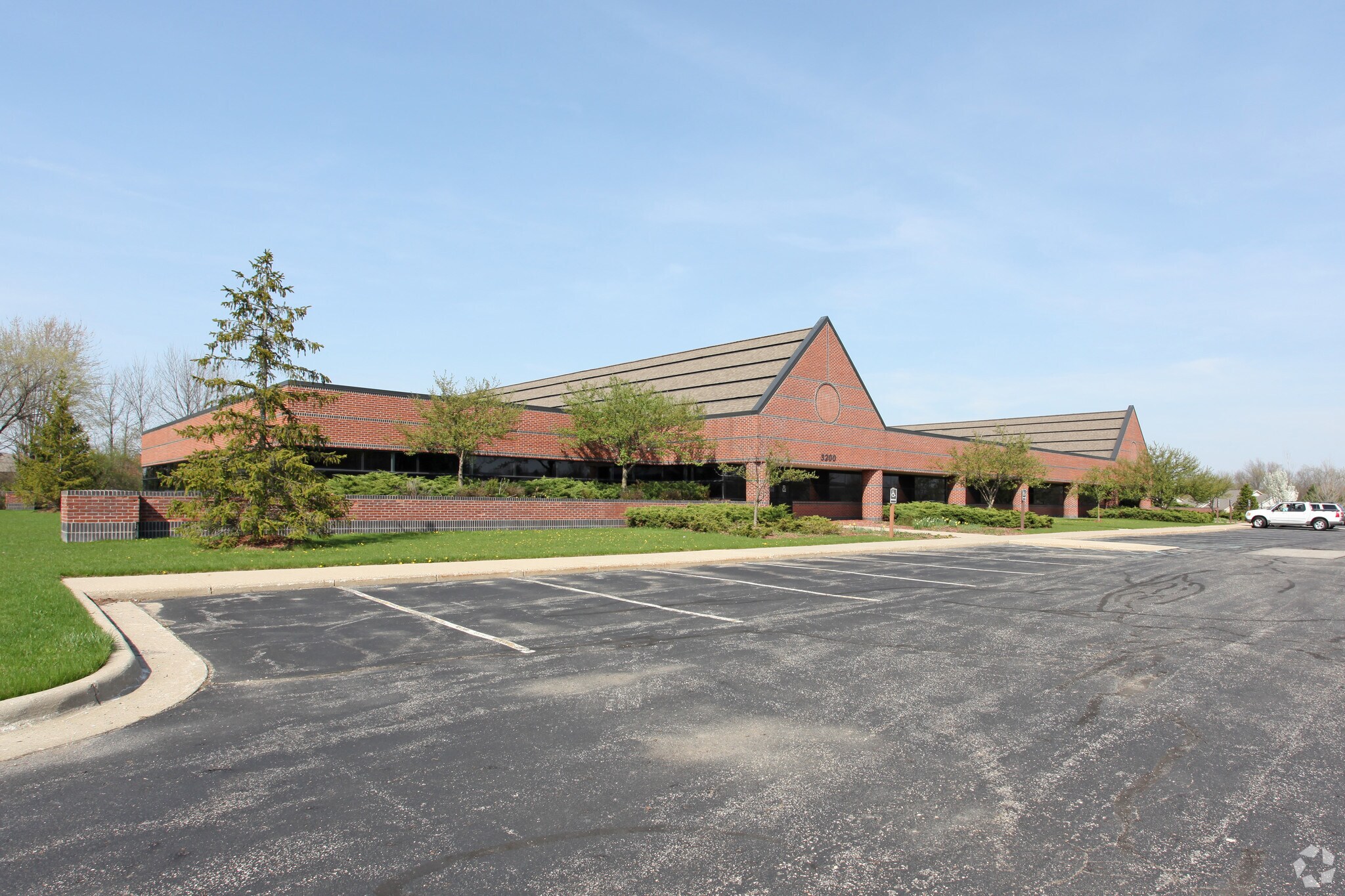 3200 Eagle Park Dr NE, Grand Rapids, MI à vendre Photo principale– Image 1 sur 5