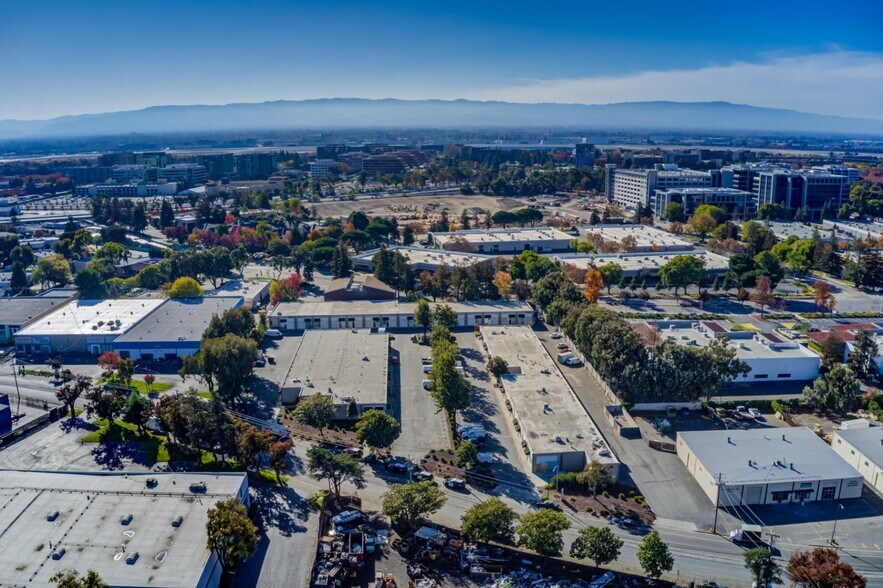 1721-1725 Rogers Ave, San Jose, CA à louer - Aérien – Image 2 sur 3
