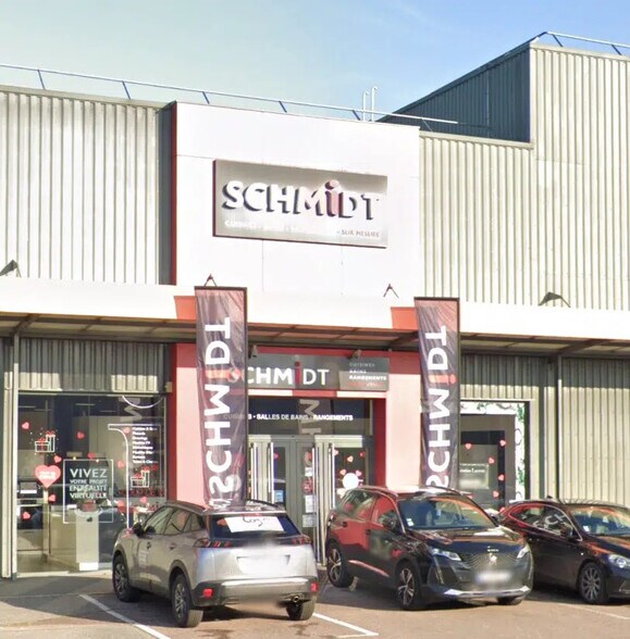 Local commercial dans Arçonnay à louer - Photo de l’immeuble – Image 3 sur 5