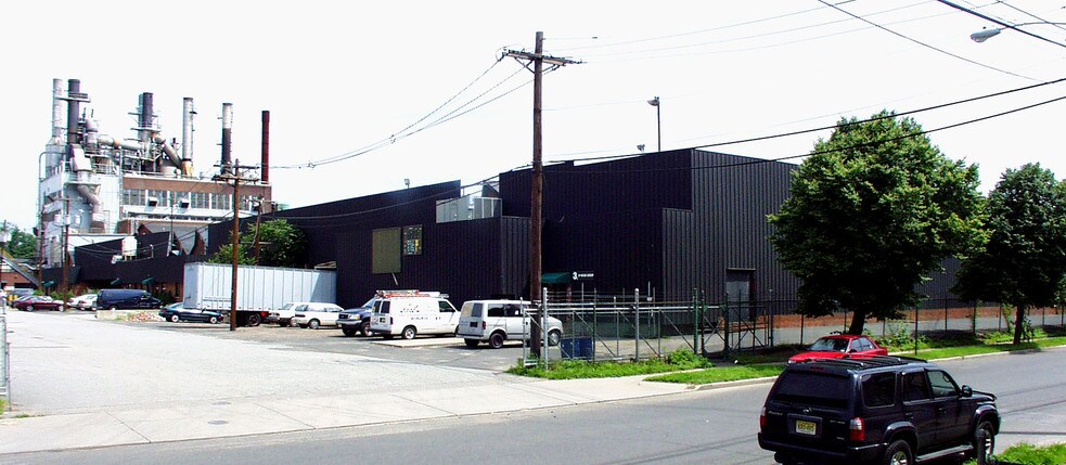 141 Lanza Ave, Garfield, NJ à louer - Photo principale – Image 2 sur 10