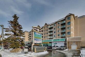 1518 Centre St NE, Calgary, AB à louer Photo de l’immeuble– Image 2 sur 7