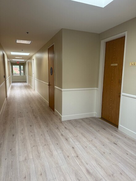 516 Pennsfield Pl, Thousand Oaks, CA à louer - Photo de l’immeuble – Image 3 sur 7