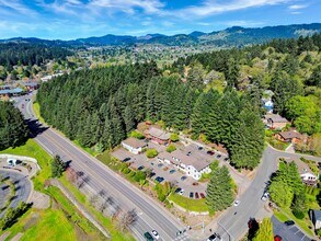 2601-2605 NW Rolling Green Dr, Corvallis, OR à louer Aérien– Image 2 sur 36