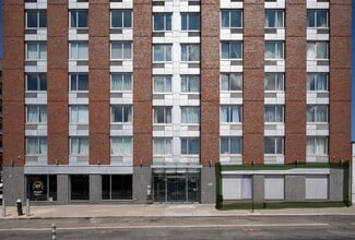 Plus de détails pour 52-07 Queens Blvd, Woodside, NY - Local commercial à louer
