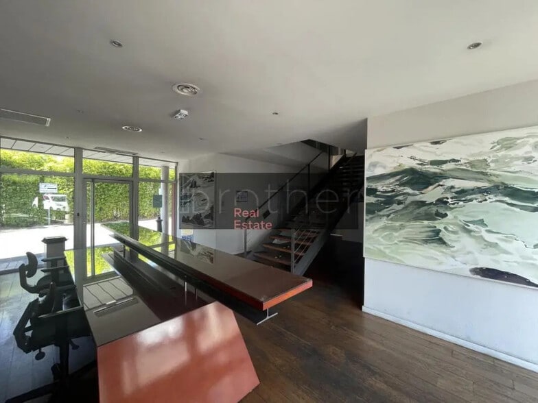 Bureau dans Floirac à louer - Hall d’entrée – Image 2 sur 6