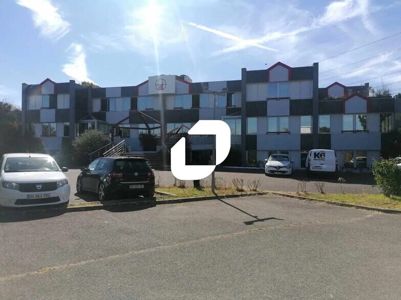 Bureau dans Massy à louer - Photo de l’immeuble – Image 1 sur 9