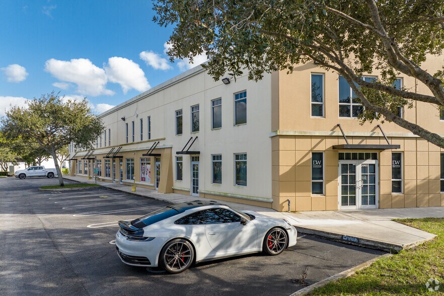 3901-3981 NW 126th Ave, Coral Springs, FL à louer - Photo principale – Image 1 sur 8