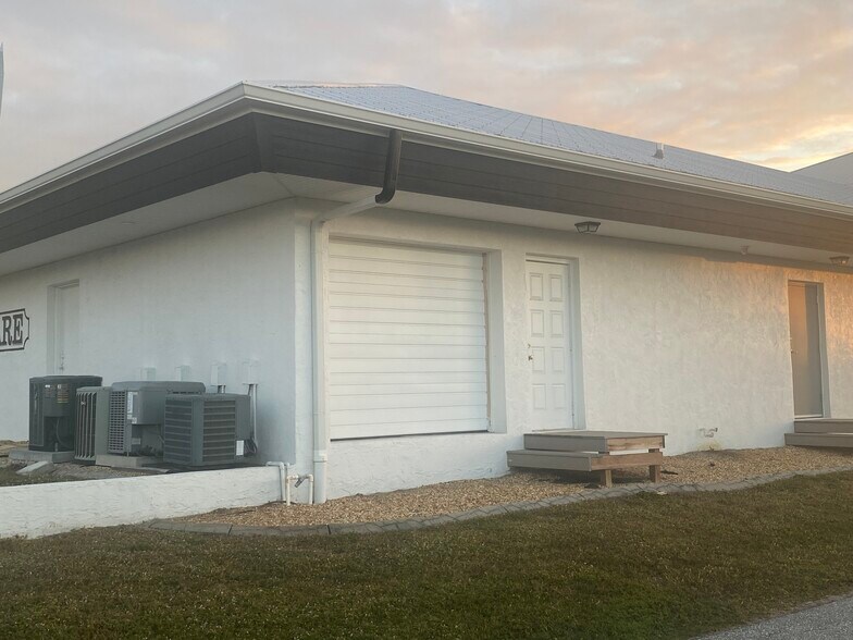 3579 S Access Rd, Englewood, FL à louer - Photo de l’immeuble – Image 3 sur 3