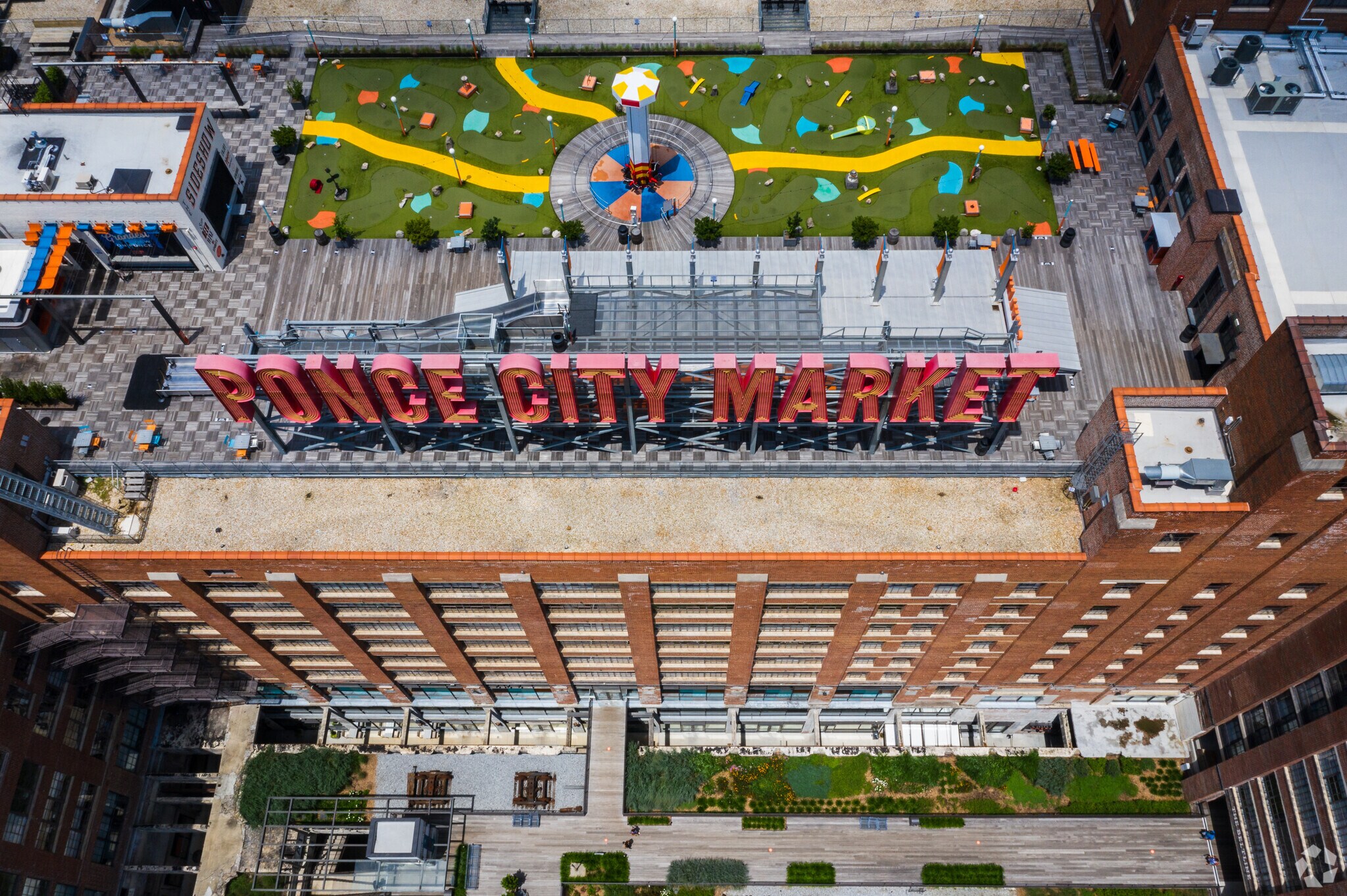 675 Ponce de Leon Ave NE, Atlanta, GA à louer Photo de l’immeuble– Image 1 sur 2