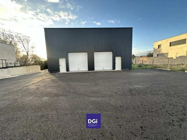 Local d’activités dans Générac à louer - Photo de l’immeuble – Image 1 sur 5