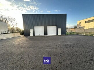 Plus de détails pour Local d'activités à louer