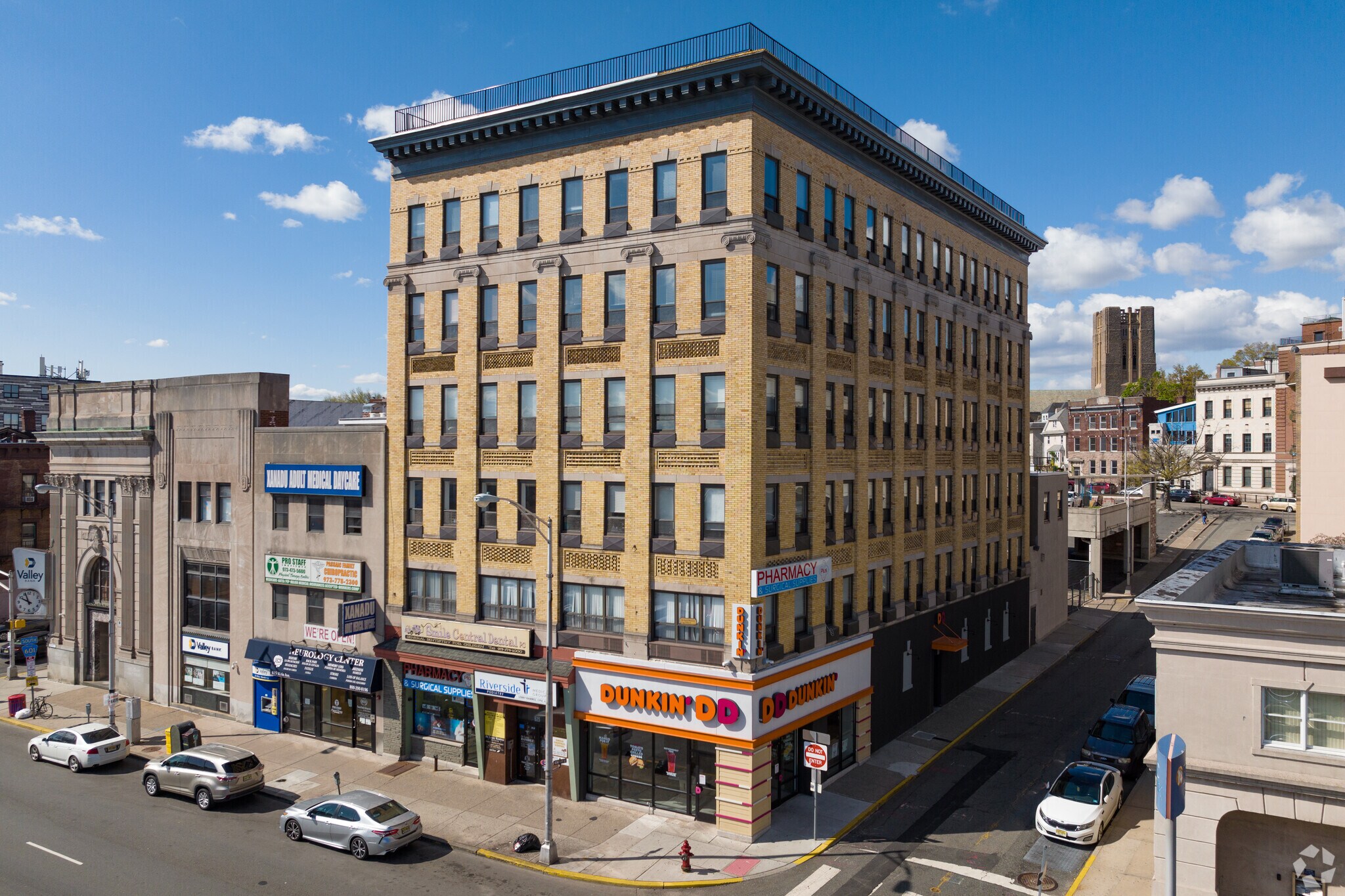625 Main Ave, Passaic, NJ à louer Photo de l’immeuble– Image 1 sur 5