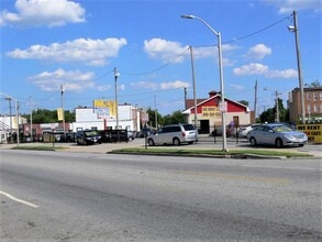 521-525 E 25th St, Baltimore, MD à louer Photo de l’immeuble– Image 2 sur 4