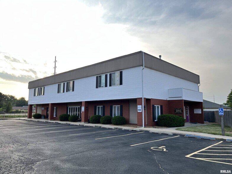 987 Clock Tower Dr, Springfield, IL à vendre - Photo principale – Image 1 sur 29