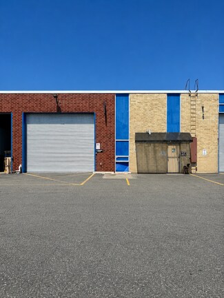 Plus de détails pour 73-77 Somerset Ave, Hicksville, NY - Industriel/Logistique à louer