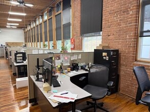 2 Shaker Rd, Shirley, MA à louer Photo intérieure– Image 1 sur 4