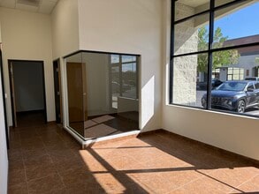 13200-13260 W Foxfire Dr, Surprise, AZ à louer Photo intérieure– Image 1 sur 4