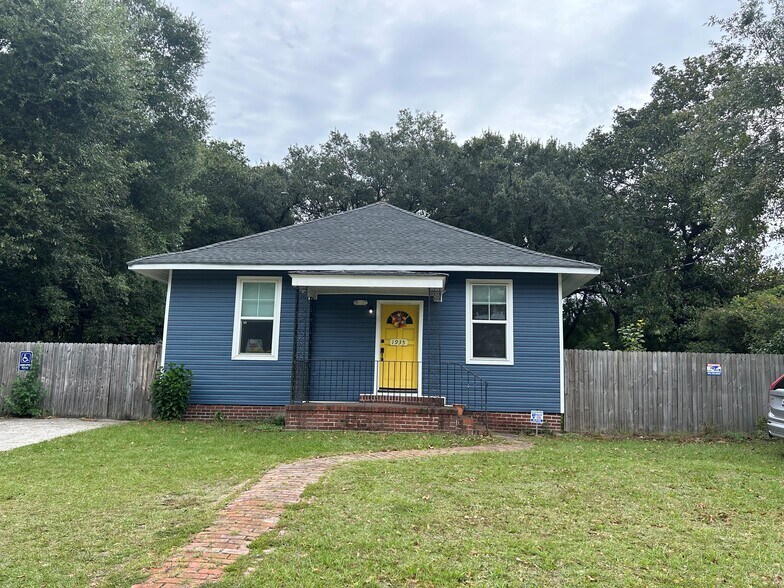 1935 Cosgrove Ave, North Charleston, SC à vendre - Photo de l’immeuble – Image 2 sur 4