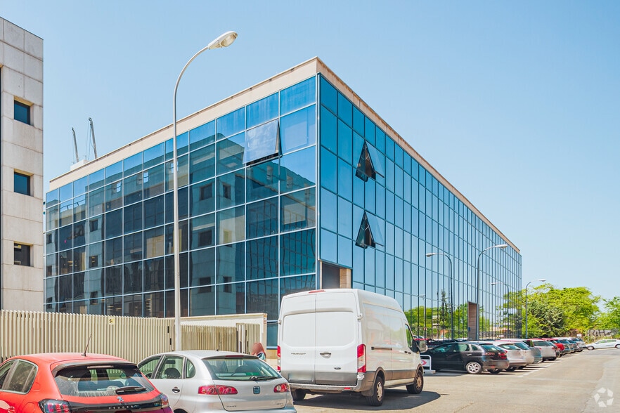 Calle de Manuel Tovar, 49, Madrid, Madrid à louer - Photo de l’immeuble – Image 1 sur 24