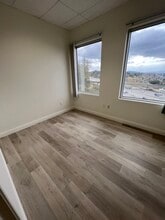 21671 Gateway Center Dr, Diamond Bar, CA à louer Photo intérieure– Image 1 sur 6